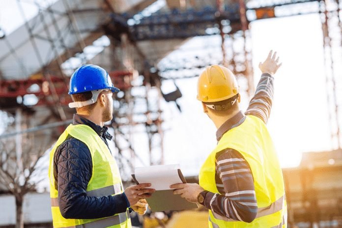 7 Mistakes to Avoid When Hiring a Construction Company