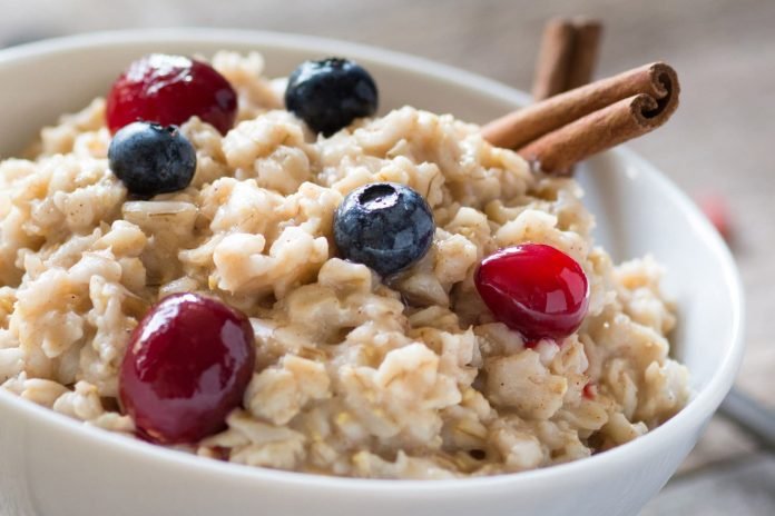 Is it healthy to eat Oatmeal at night?