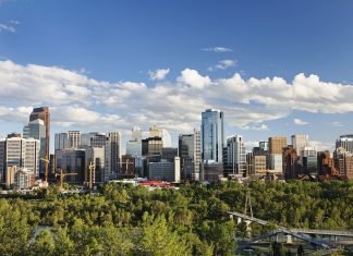 What are the 6 top attractions in Calgary? What are the 6 top attractions in Calgary?