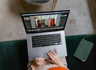 4 Online Clothing Shopping Errors and How to Avoid Them 4 Online Clothing Shopping Errors and How to Avoid Them