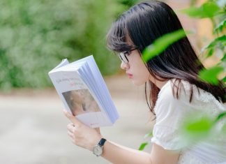 Choosing the Right College for Your Further Education