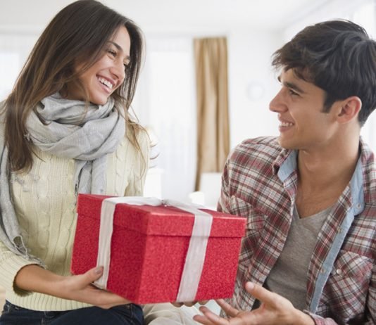 10 Tips To Make Her Fall In Love With You Fall In Love