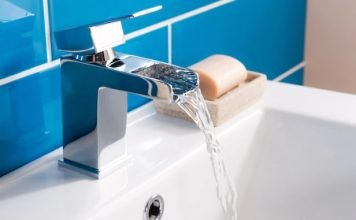 A Detailed Breakdown of the Differences Between Tap Water & Spring Water Tap Water & Spring Water