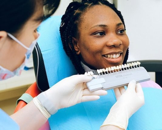 Dental Implants vs. Traditional Dentures: What’s Right for You? Dental Implants vs. Traditional Dentures