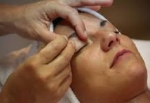 Your Guide to Preventing Breakouts with Blue Light Therapy Blue Light Therapy