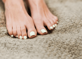 7 Must-Try Pedicure Nail Polish Trends for the Perfect Fall Look