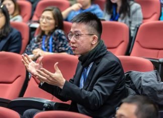 Tips on Demonstrating Rather Than Explaining in College Essays