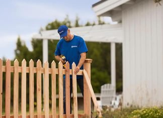 Fence Care and Maintenance in Tucson: A Handyman’s Expertise