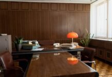 What Shape Of Office Desks Are Best For Productivity?