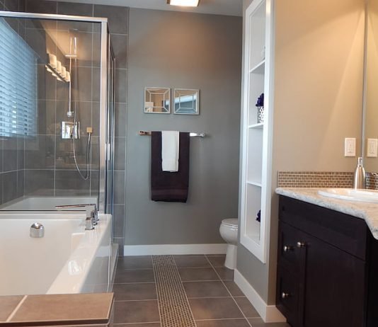 5 Glass Shower Enclosures that Elevate Bathroom Aesthetics Glass Shower Enclosures