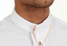 Stylish Ways to Wear Chains With Pendants With Collar Shirts