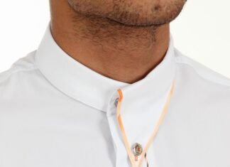 Stylish Ways to Wear Chains With Pendants With Collar Shirts