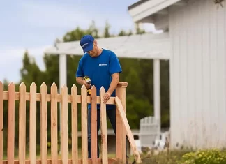 Fence Care and Maintenance in Tucson: A Handyman’s Expertise