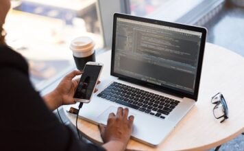 What are 4 reasons why you should invest in FinTech software development?