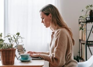 4 Best Furniture Pieces for Remote Workers