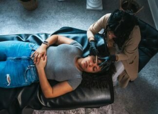 The Ultimate Guide to Finding Dermaplaning Services Near You