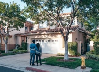 A Modern Homeowner’s Guide to Log Home Kits