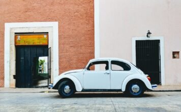 Legal Considerations for Selling a Car to a Junk Service in Los Angeles Selling a Car
