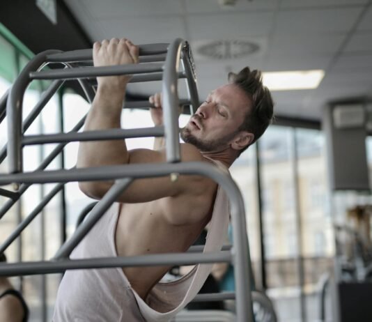 Essential Tips for Perfecting Your First Bar Muscle Up Muscle