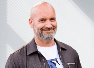 Tom Segura Net Worth: From Stand-Up to Stardom – A Deep Dive into His Career and Achievement Tom Segura Net Worth