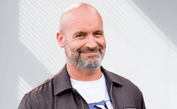Tom Segura Net Worth: From Stand-Up to Stardom – A Deep Dive into His Career and Achievement Tom Segura Net Worth