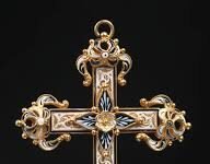 Symbolism and Style: Discover the Meaning Behind 9ct Gold Cross Pendants 9ct Gold Cross Pendants