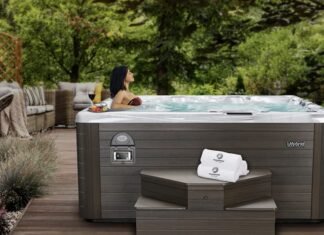 Jacuzzi vs. Hot Tub: Which One Fits Your Lifestyle? Jacuzzi vs. Hot Tub