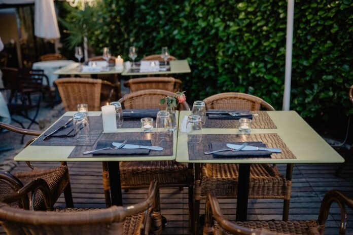 Outdoor Dining Tables