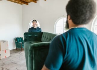 Hybrid Moving Options: Blending DIY and Professional Help for the Best of Both Worlds – Safe Ship Moving Services Hybrid Moving