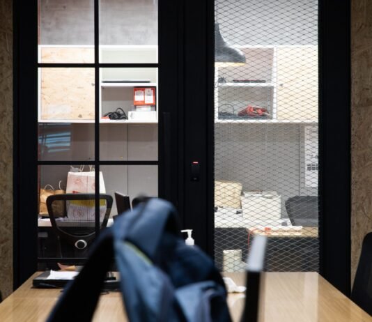 How to Maximise a Small Office Layout Without Feeling Cramped Small Office